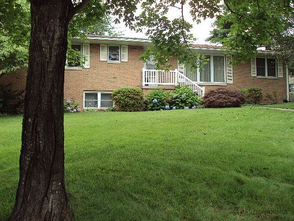 2nd image of 1004 Winston Dr