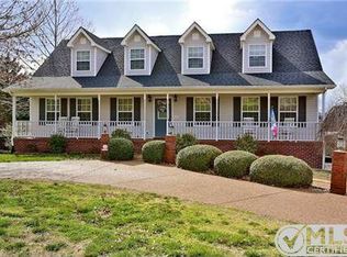 1817 Creekstone Dr, Columbia, TN 38401