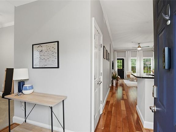 3rd image of 1635 Briarcliff Rd NE APT 15