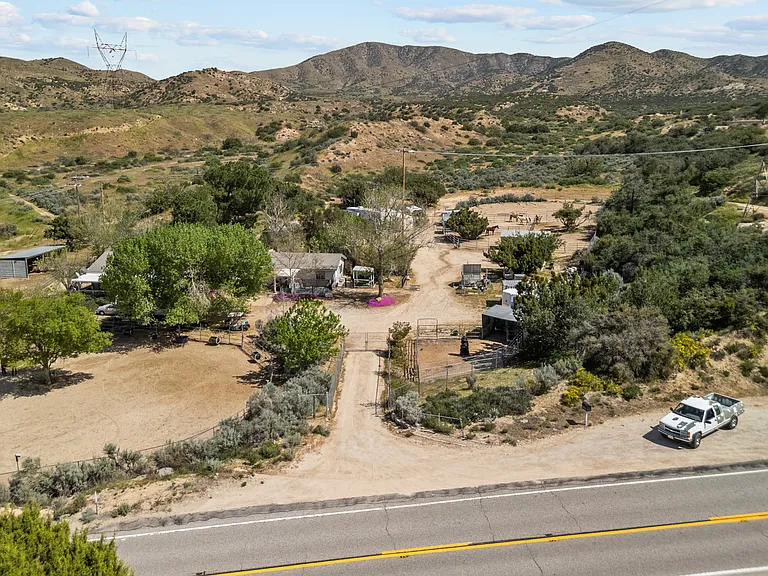 31720 Angeles Forest Hwy #B — Photo 22