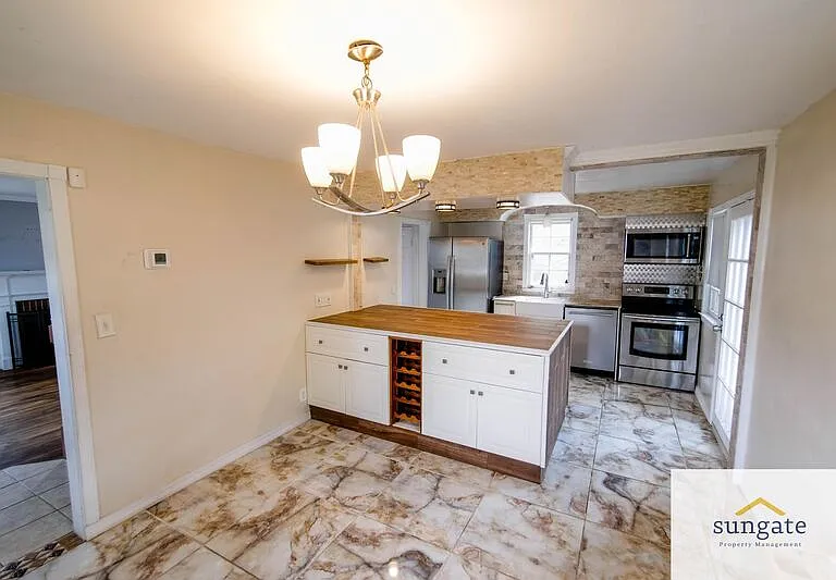 7023 Deerfield Rd — Photo 1
