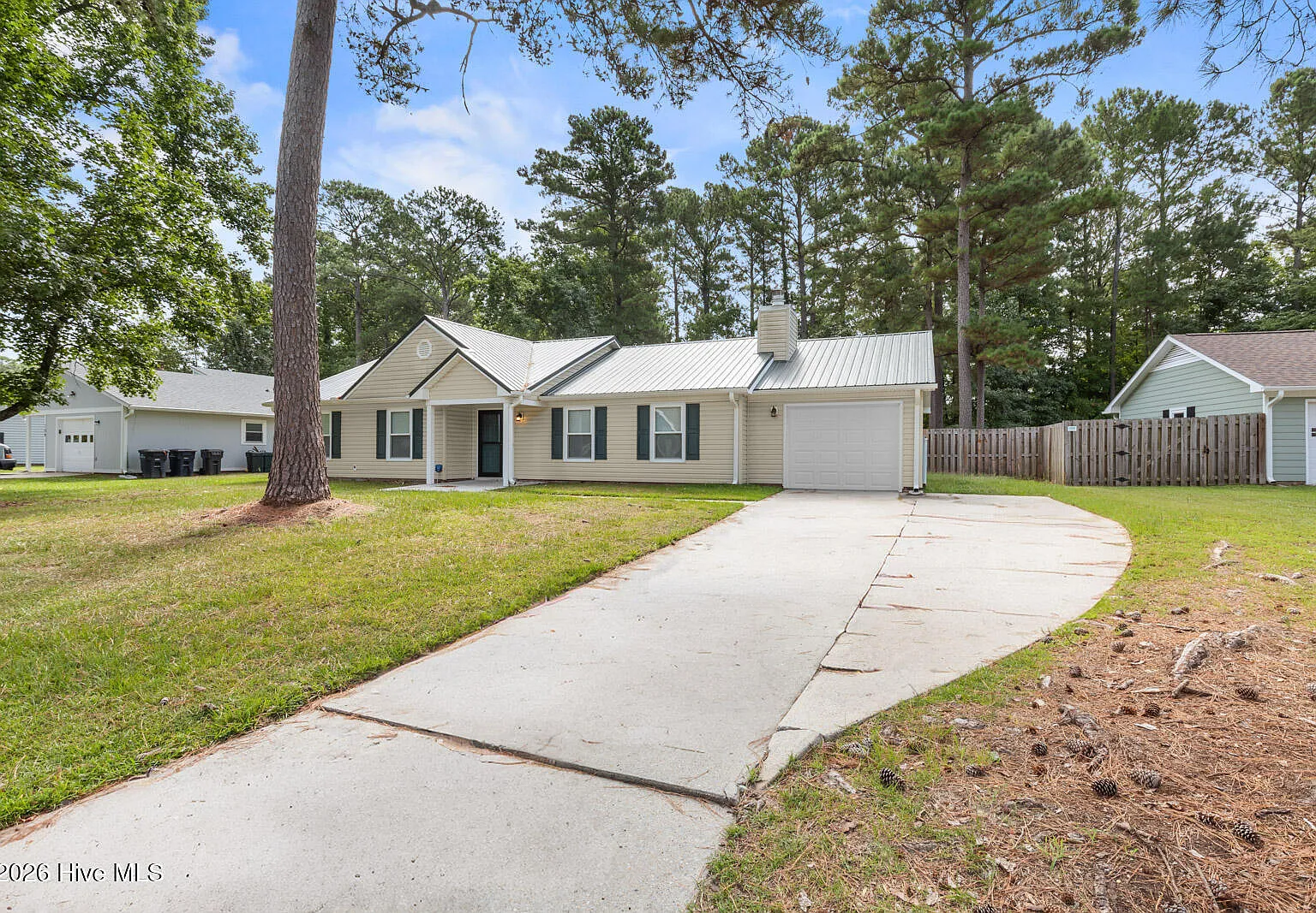 3 bed, 2.0 bath, $1,700 — Photo 2
