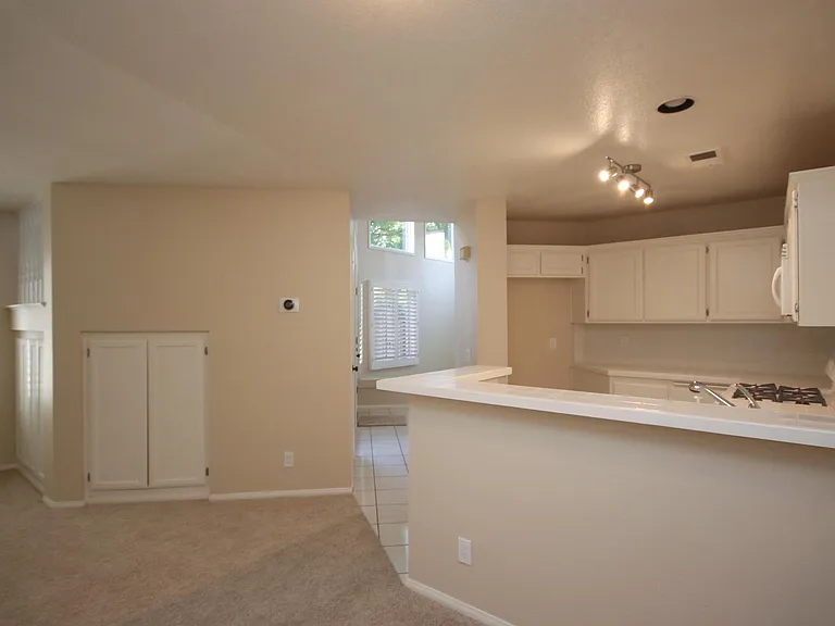 1074 Rocton Dr — Photo 13