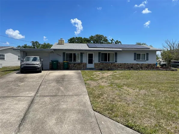 5833 McKee Lake Dr N, Saint Petersburg, FL 33709