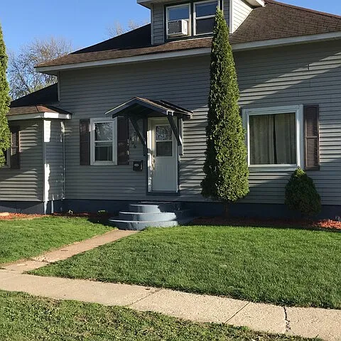 406 E Main St — Photo 2