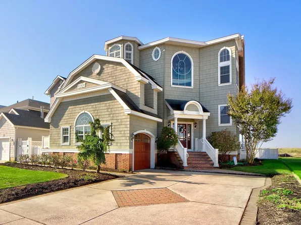 22 Ocean Dr W, Brigantine, NJ 08203