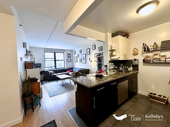 3rd image of 433 3rd Ave APT 2F