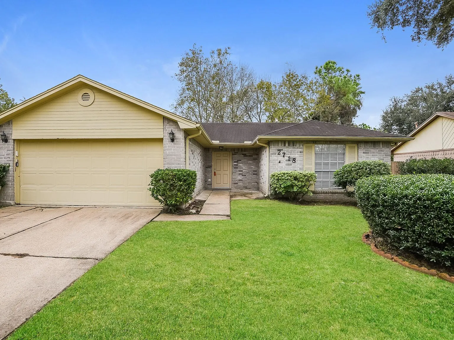 3 bed, 2.0 bath, 1106 sqft, $1,720 — Photo 1