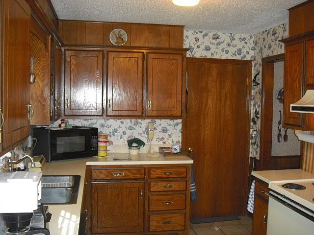 2nd image of 3402 Willow West Dr