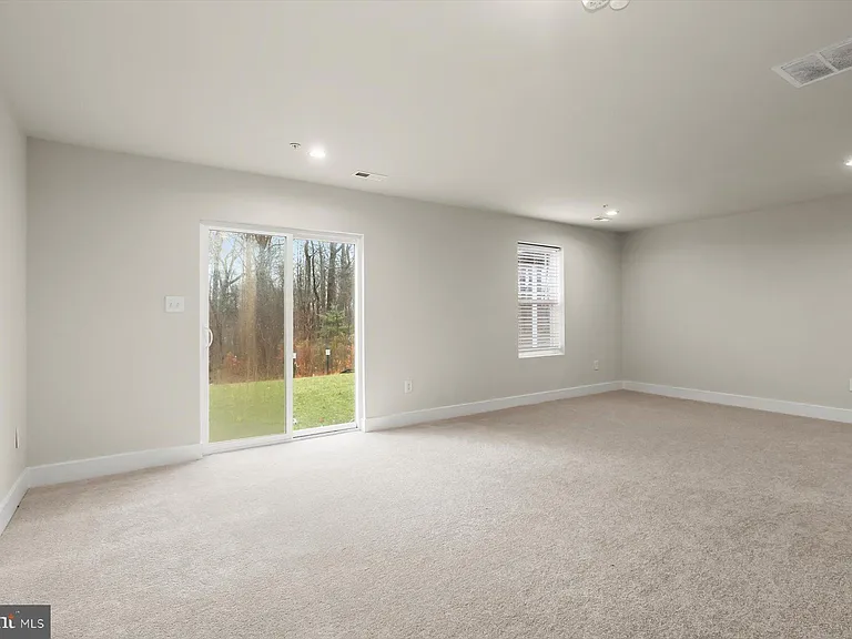 304 Sweetbay Rd — Photo 37