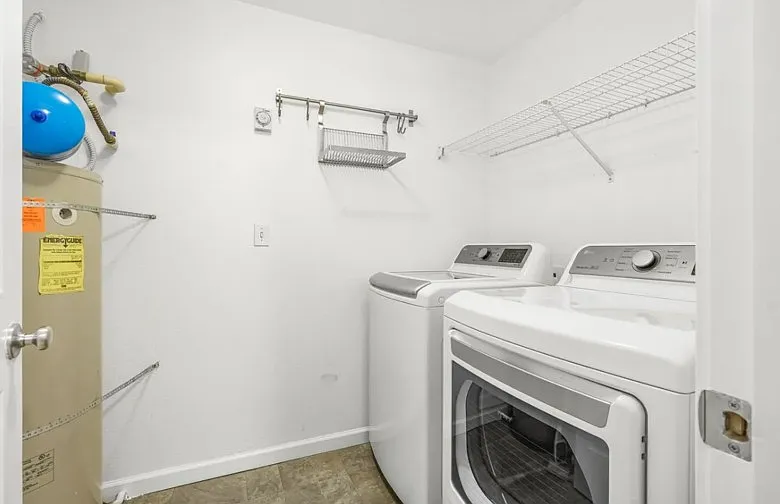 3 bed, 1230 sqft, $2,400 — Photo 3
