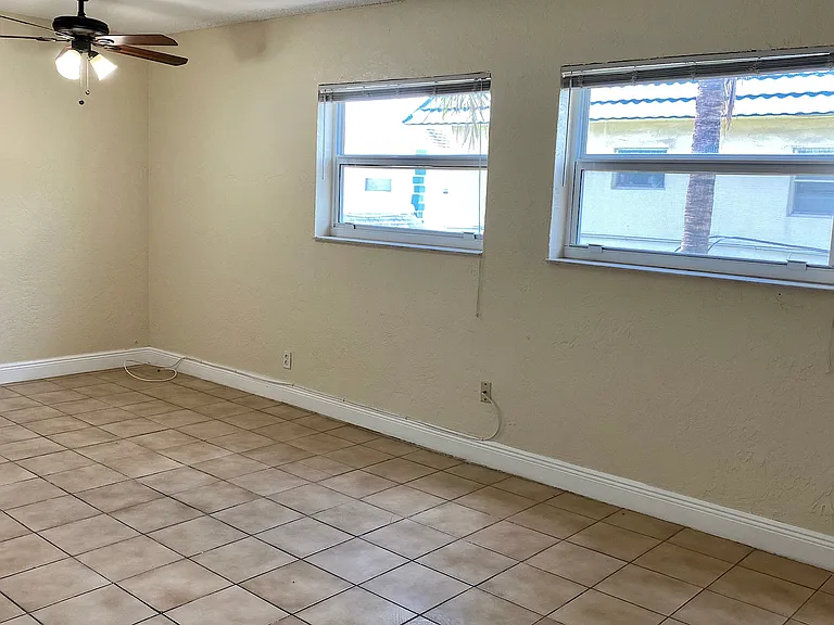 4061 N Dixie Hwy #28 — Photo 7