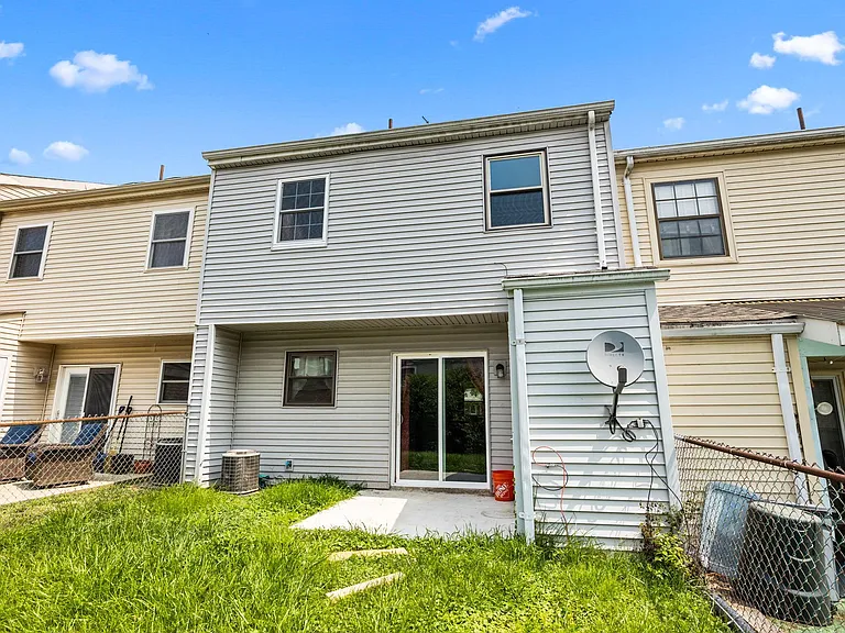1392 Argyle Way — Photo 19
