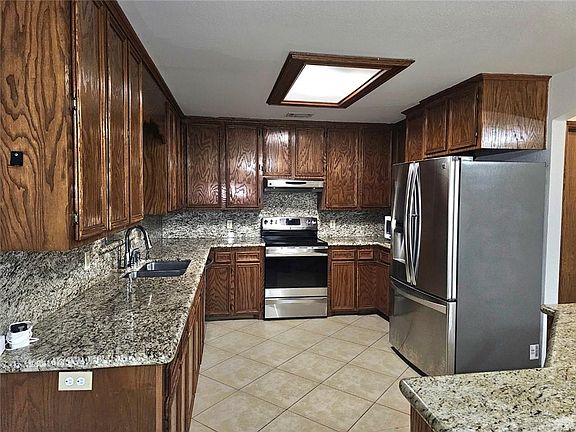 4th image of 2820 W Jonquil Ave
