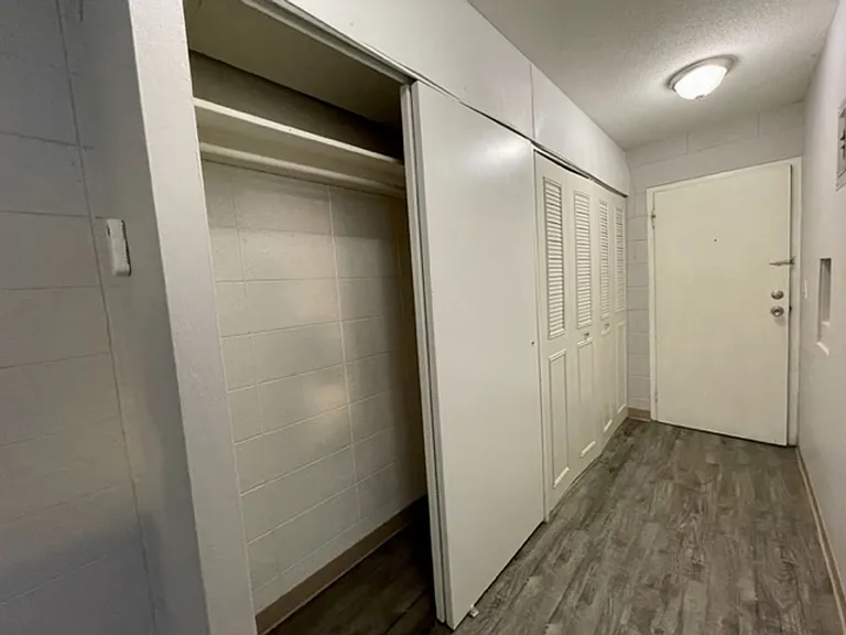 Apartment off 28th and Clyde Park Available — Photo 86