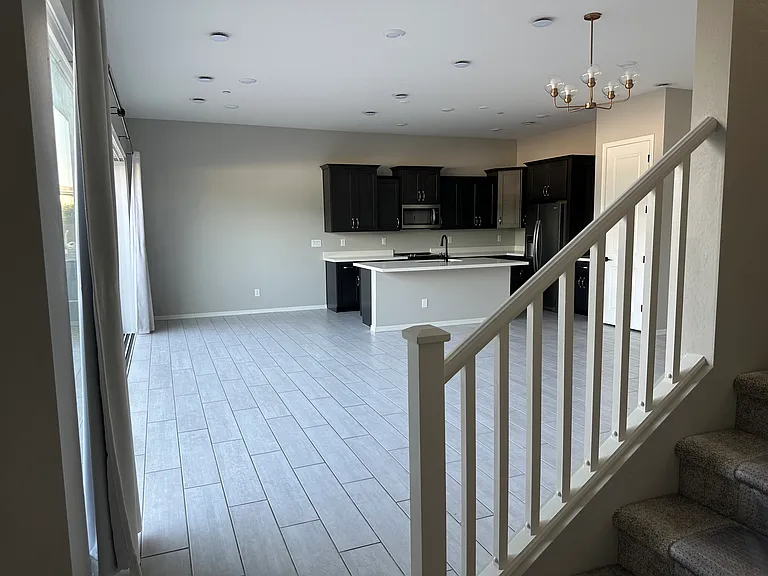 202 E Markwood Dr — Photo 5
