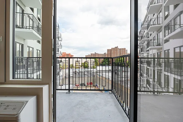 Rented by EXR | media 5