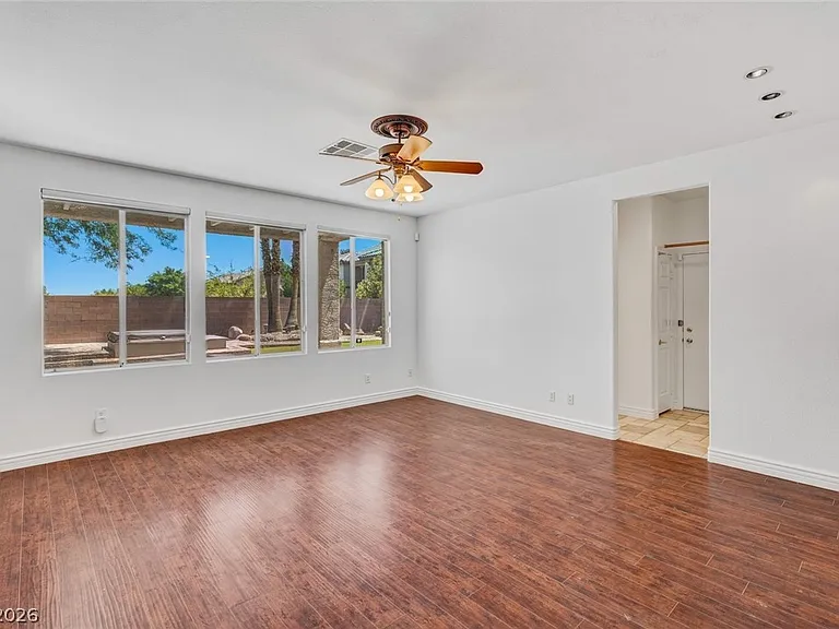 3034 Carbondale St — Photo 12