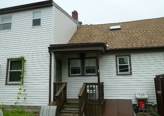 4th image of 166 Hunter Ave