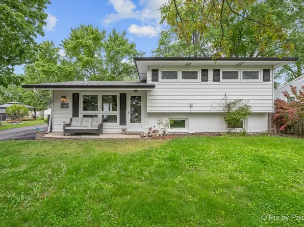 34W912 Clyde Pkwy, St Charles, IL 60174