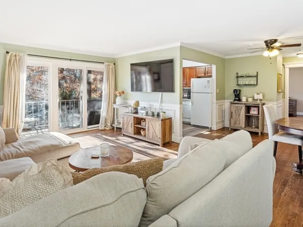 24 Deanna Dr #13, Hillsborough Twp., NJ 08844