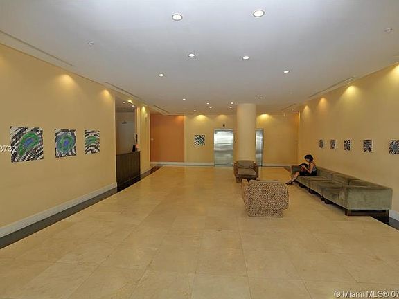 2nd image of 2200 NE 4th Ave APT 1005