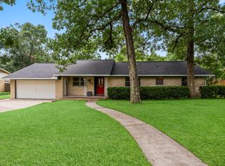 209 Summit Dr, Conroe, TX 77303