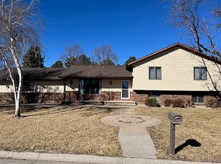 1010 W Seward St, Blue Hill, NE 68930