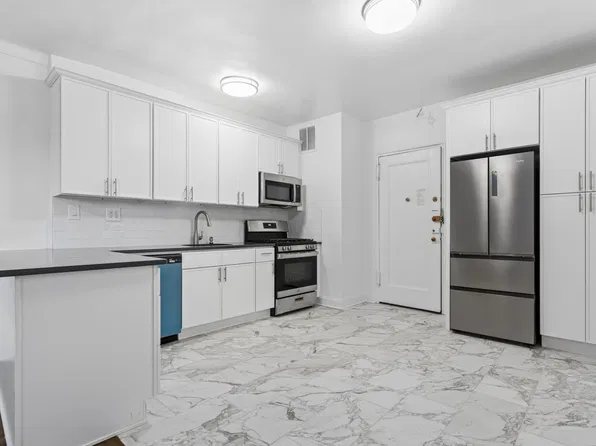 135 Hawthorne Street image 1 of 7