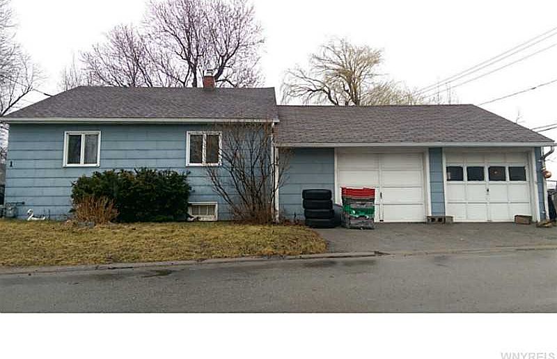 1st image of 1 Starcrest Dr