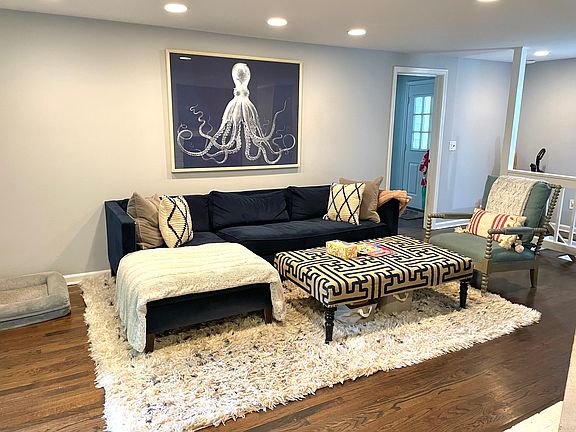 1st Floor Family Room