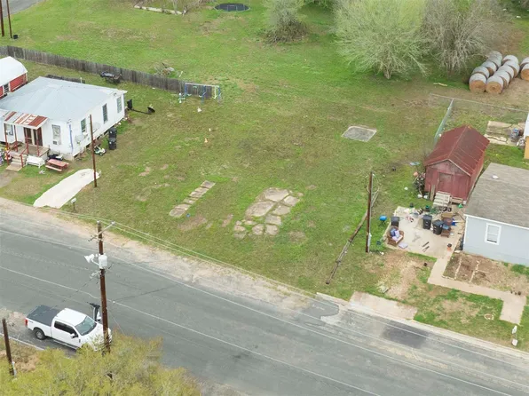 Hillje Ave, Schulenburg, TX 78956