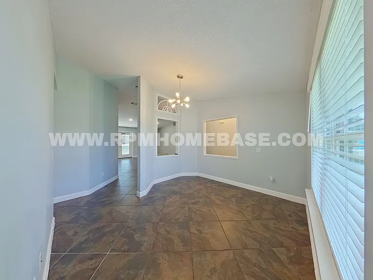 7933 Skyview Blvd — Photo 3