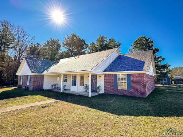 70 County Road 4692, Atlanta, TX 75551