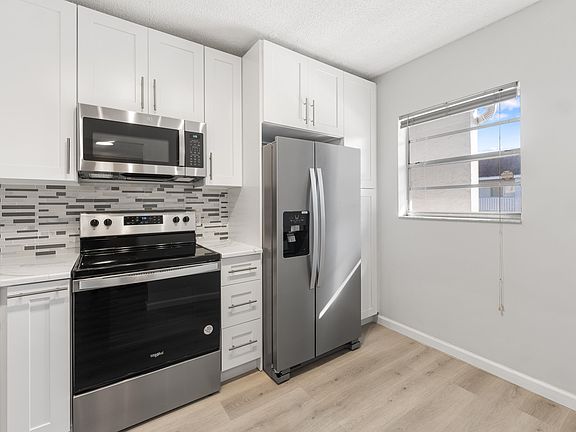 4th image of 2800 SW 22nd Avenue #1060