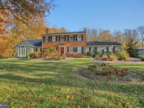 20 Round Barn Rd, Newmanstown, PA 17073