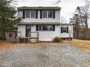 38 Florence Rd, Hewitt, NJ 07421