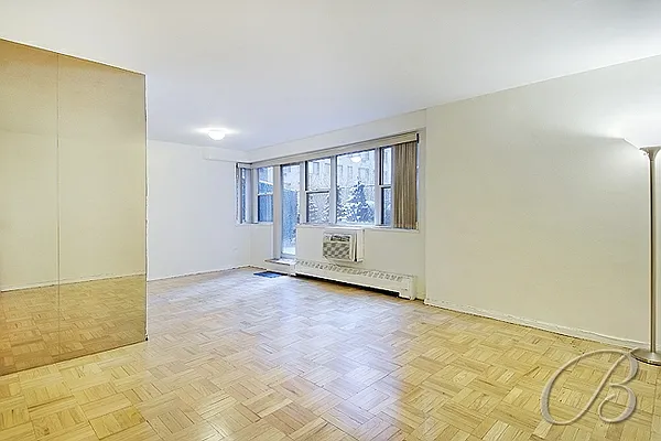 Sold by Bellmarc Realty | media 4