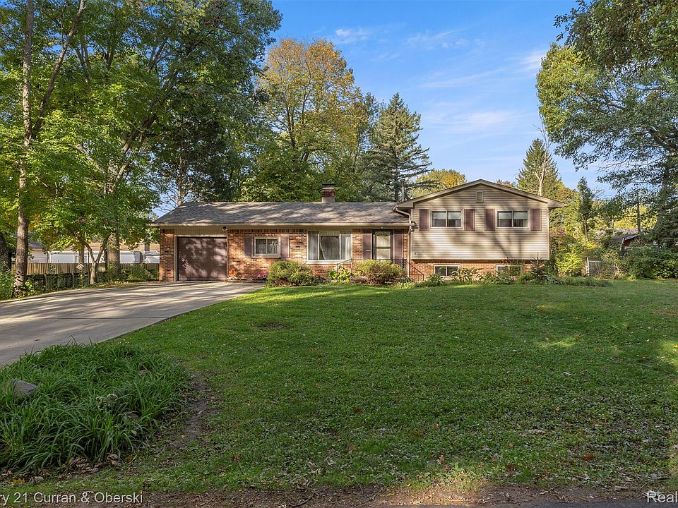 1st image of 3324 Maple Dr