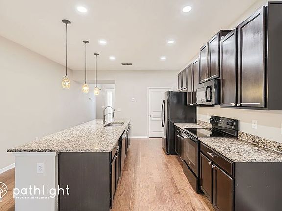 4th image of 9143 Chandler Dr