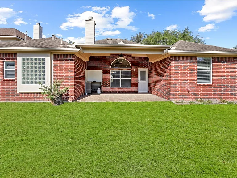 10311 Sawyers Crossing Ln — Photo 18