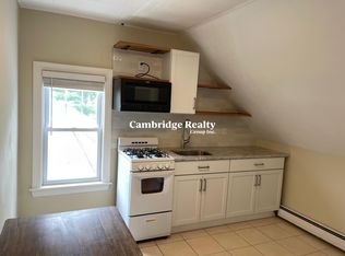 628 Washington St APT 3, Wellesley, MA 02482