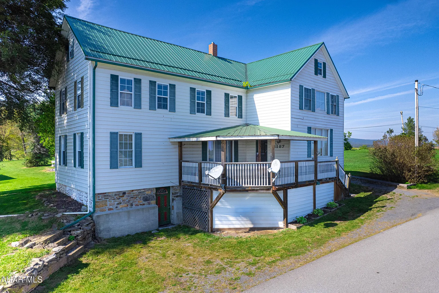 1187 Winegardner Rd photo 1