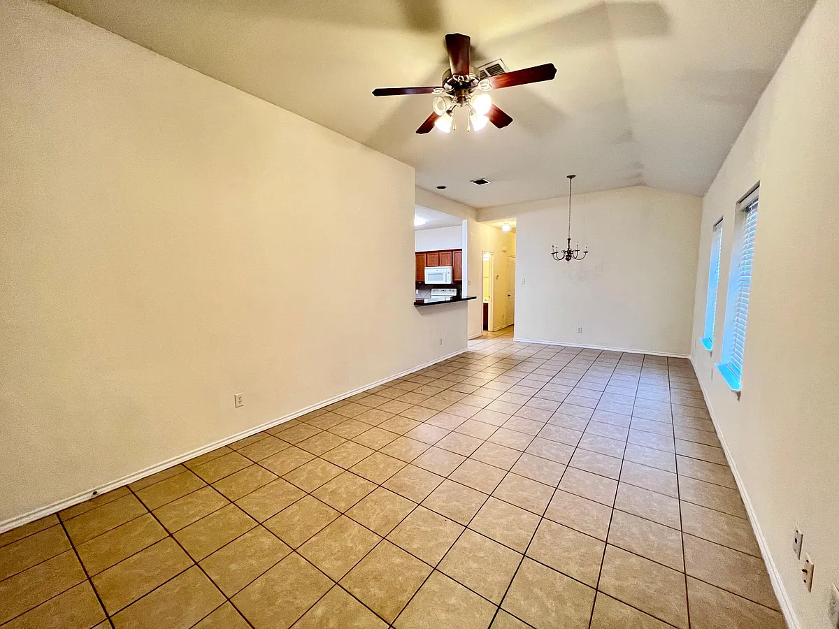 Building Photo - 850 Mirabell Ct #850