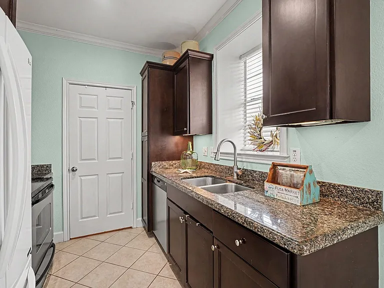 7000 Seawall Blvd #622 — Photo 12