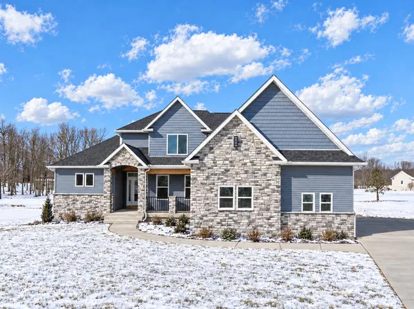 4823 Thompson Heights Dr, Adrian, MI 49221