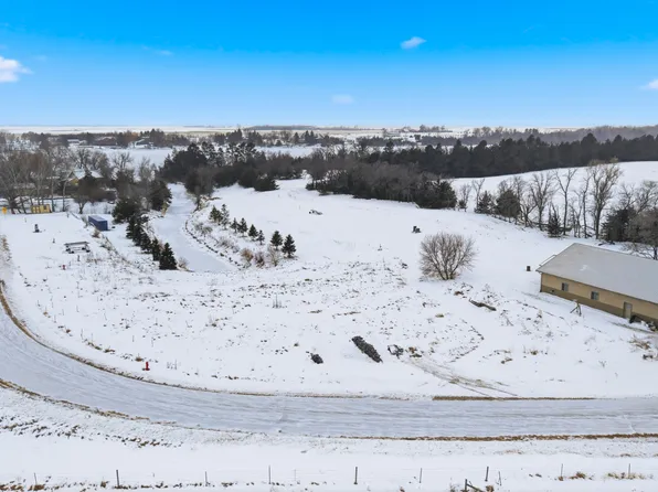 379511 N Shore Dr, Aberdeen, SD 57401