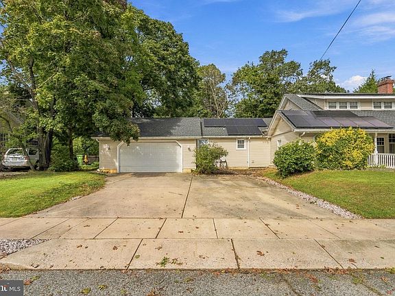 4th image of 304 Laurel Ave
