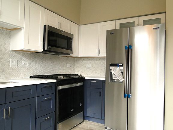 3rd image of 2819 Oakmont Dr