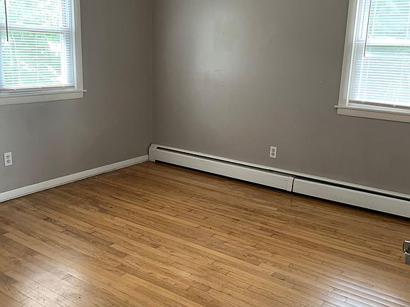 3rd image of 77 Gould Dr APT D